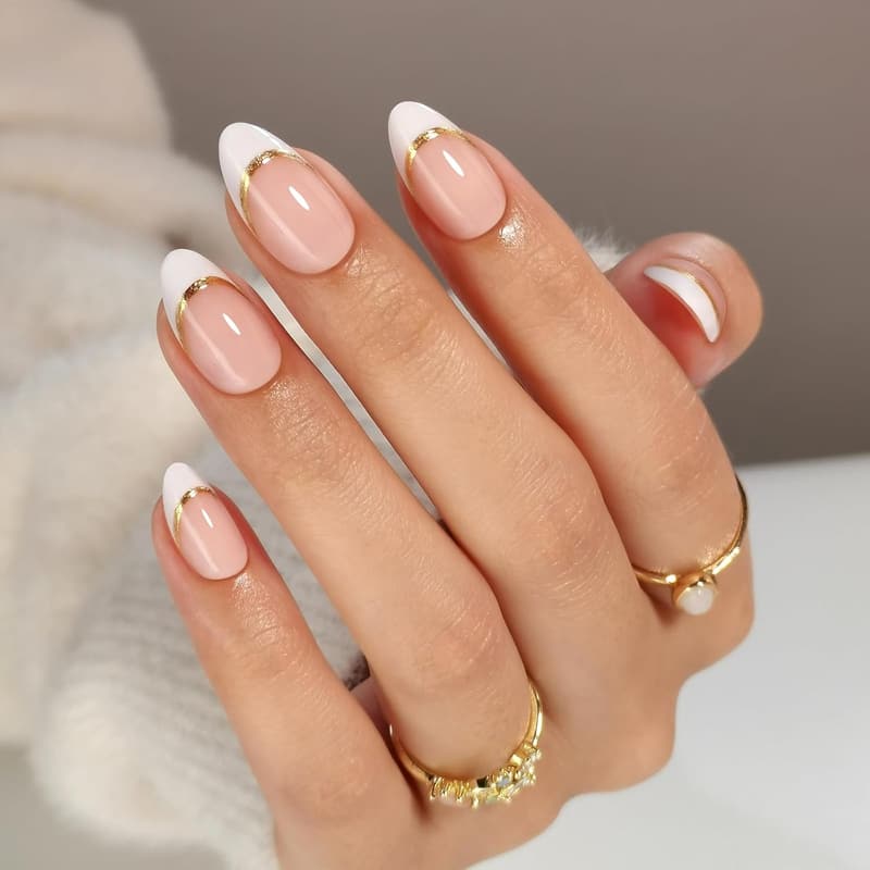 15 French Tip With Gold Flakes