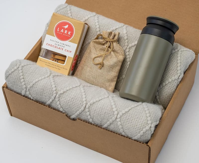 15 Gourmet Hot Chocolate Gift Basket [We Studied 35]