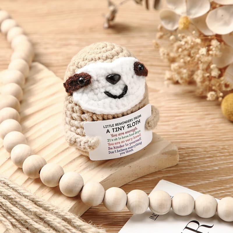 Graduation Positive Knitted Sloths with Card Set