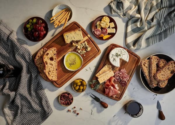 Sonder Acacia Wood Cutting Boards Gift Set with Juice Groove