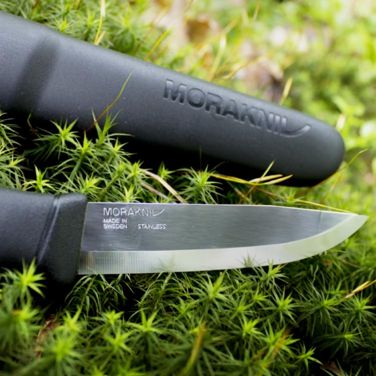 Morakniv Companion Outdoor Knife - 4.1-Inch Stainless Steel, Green